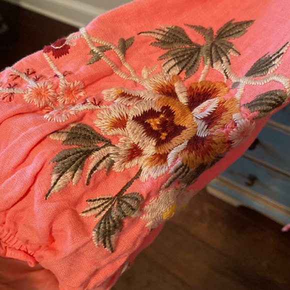 Johnny Was sz small light peachy/orange embroidered shirt sleeve top - Picture 4 of 8